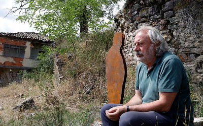 Bajo el espejo del agua